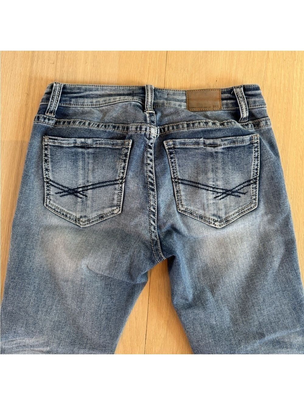 BKE Stella Slim Fit Low Rise Jeans Light Wash Size 26 - Picture 4 of 5